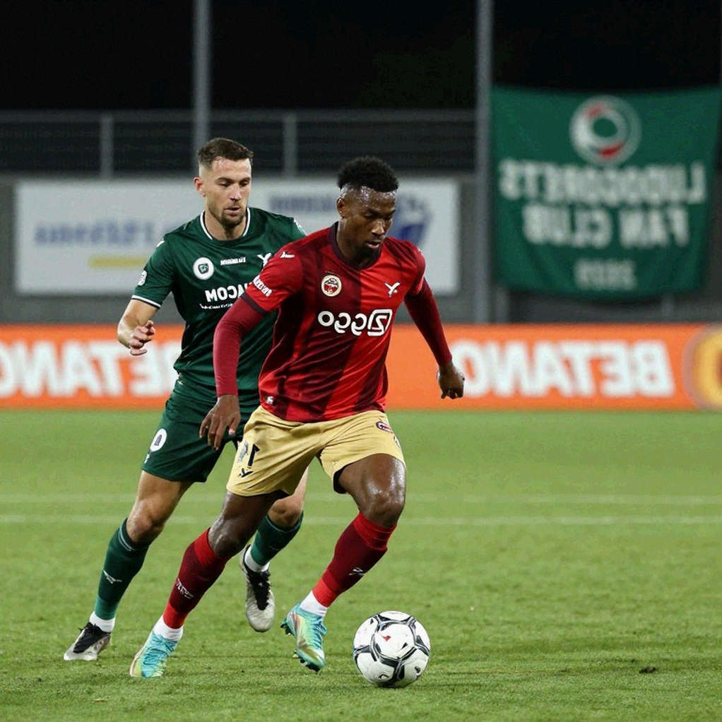 PSV và Fenerbahce cùng có điểm trong ngày ra quân Champions League