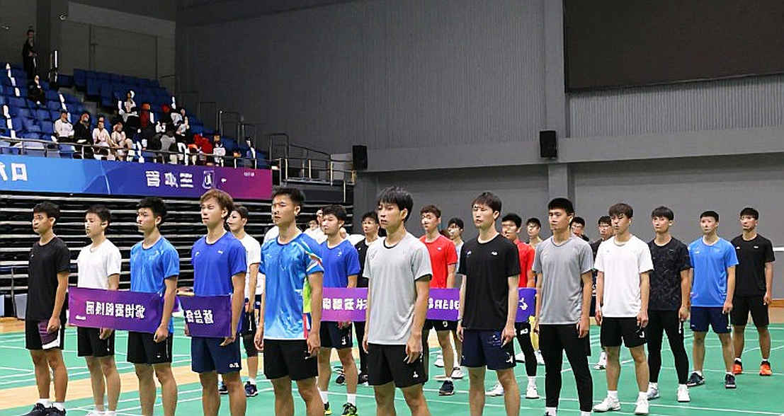 Mùa thu 2026: Đọc lại một ca gân kheo của nền bóng đá vừa thống nhất