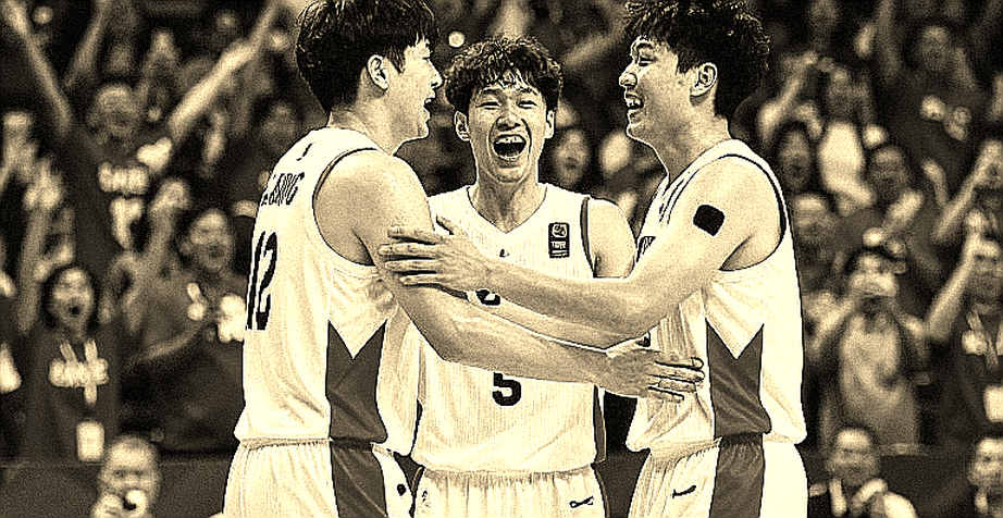 Ba trung vệ ở V.League: tiến bộ, hay cách né rủi ro của người cầm quân?