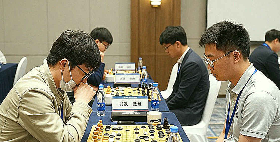 Kasparov và khai cuộc Scotch năm 2026: Khi một khai cuộc "vô hại" bị đảo ngược định kiến